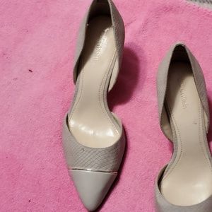 Beige Dress Heel with Gold Piping